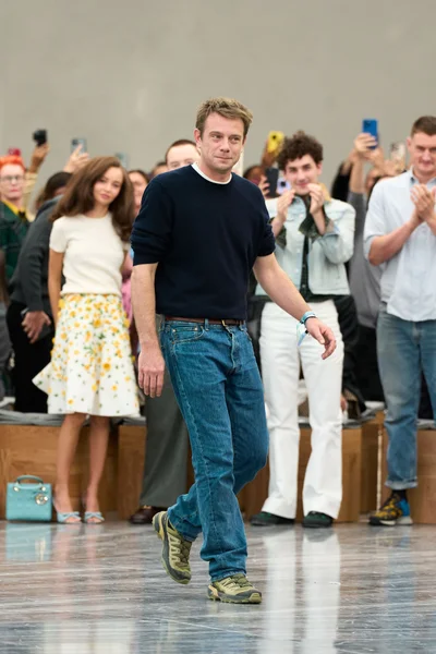 Look 75